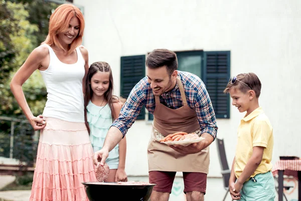 Barbecue time in garden — Stock Photo, Image