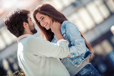 Geri kalan şehirde olması güzel romantik çift.