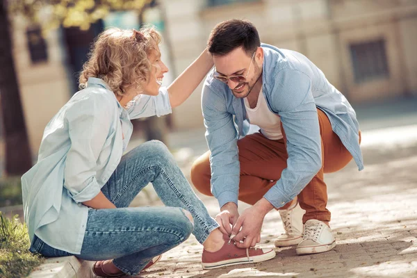 Hermosa Pareja Romántica Descansando Ciudad —  Fotos de Stock