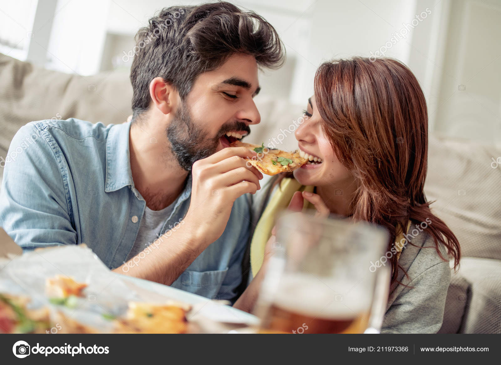 Happy Young Couple Enjoying Pizza Home People Love Food Home — Stock Photo  © Ivanko1980 #211973366, image size:1600x1167