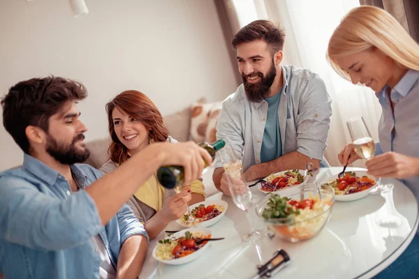 Group Friends Eating Some Healthy Food Home Having Great Time — Stock Photo, Image