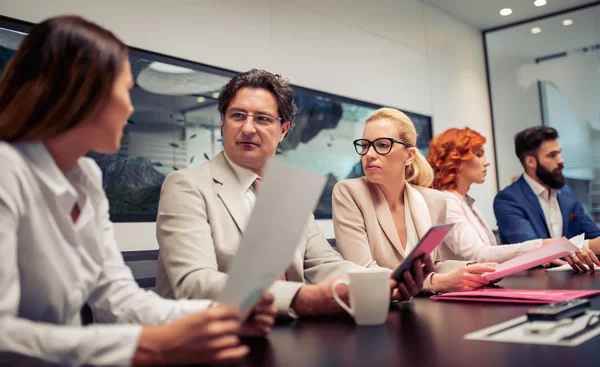 Successful Team Young Business People Having Discussion Modern Office — Stock Photo, Image