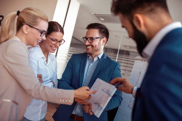 Groupe Affaires Prospère Travaillant Bureau — Photo