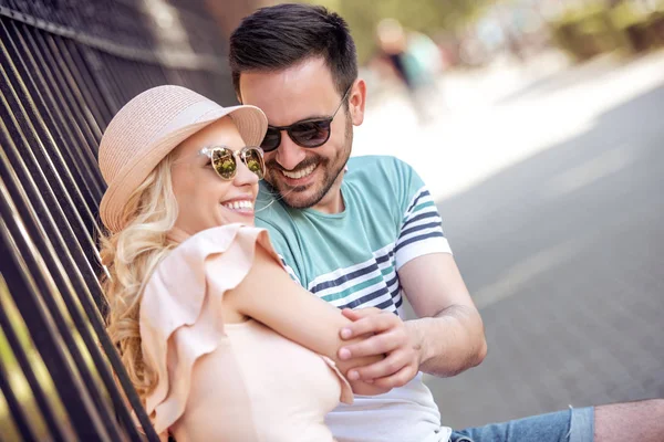 Happy Loving Couple Cheerful Young Couple Talk Having Fun Outdoors — Stock Photo, Image