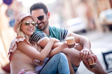 Mutlu çift birlikte eğlenmek tatil turist.