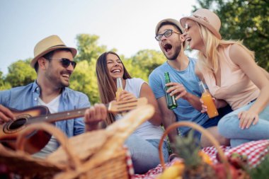 Yaz, tatil, müzik ve eğlence zaman kavramı.