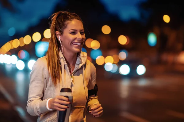 Giovane Donna Che Jogging Notte Città Fitness Persone Concetto Allenamento — Foto Stock