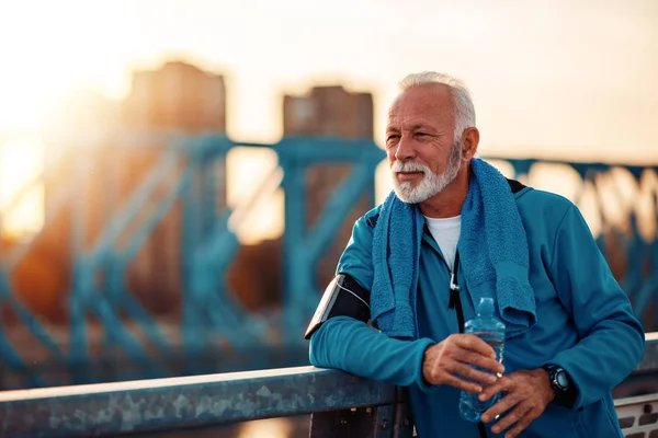 Senior Man Buiten Loopt Ftness Sport Mensen Levensstijl Concept — Stockfoto