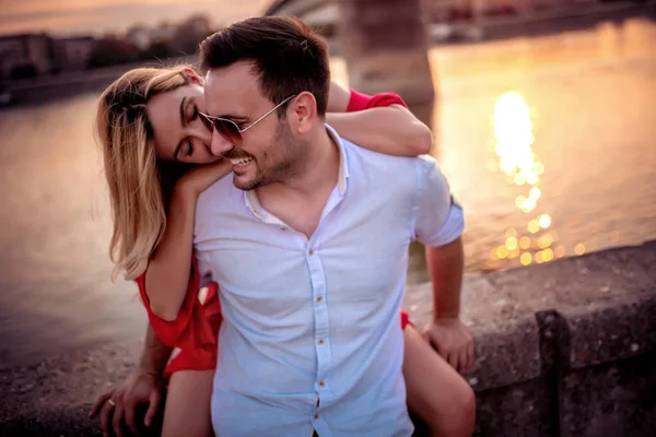 Imagem Jovem Casal Romântico Cidade — Fotografia de Stock