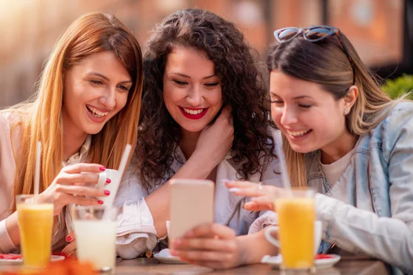 Amigos Sexo Feminino Ter Grande Momento Café — Fotografia de Stock