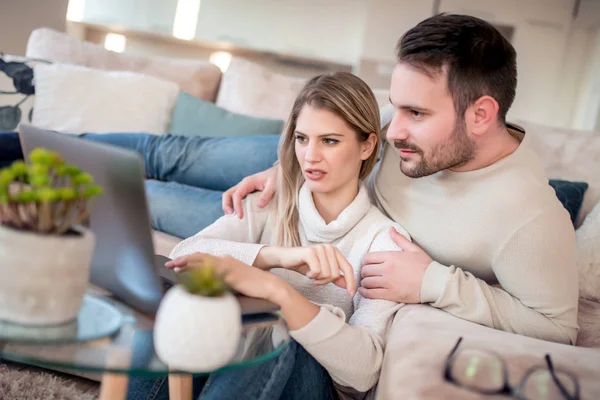 Happy Couple Laptop Spending Time Together Home — Stock Photo, Image