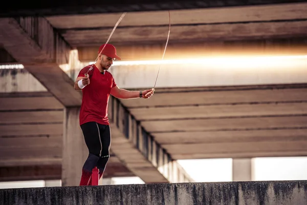 运动和生活方式概念 运动员跳绳 健身训练 — 图库照片