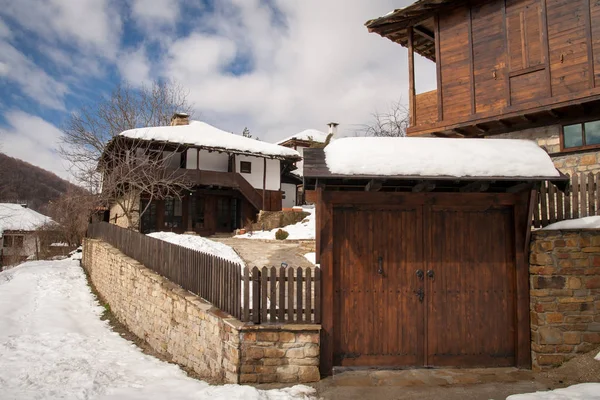 传统的保加利亚村庄的房子 Bozhentsi 保加利亚 — 图库照片