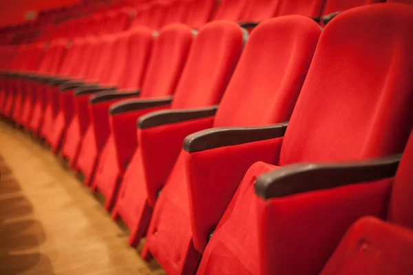 Puste Czerwone Kino Lub Siedzenia Teatralne — Zdjęcie stockowe