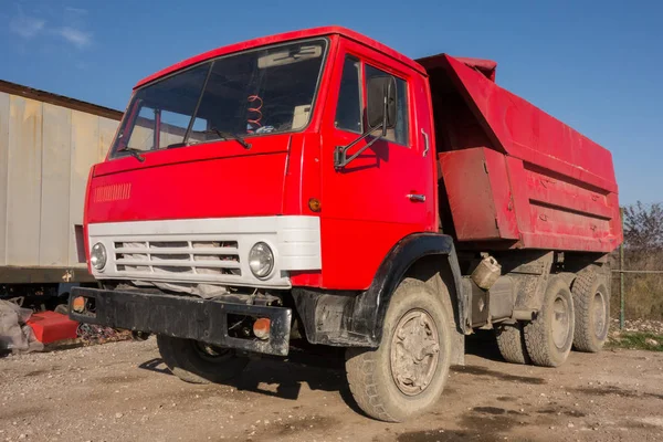 Velho Caminhão Vermelho Russo — Fotografia de Stock