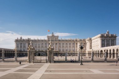 Güzel yaz günü Madrid İspanya Kraliyet Sarayı.