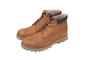 Erkek kahverengi deri çizme. Şık kış ayakkabı, beyaz izole