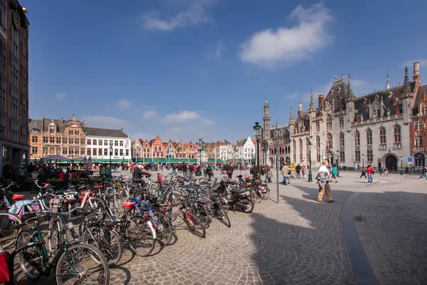 Bruges Belgique Mars 2015 Nombreux Vélos Stationnés Sur Grote Markt — Photo