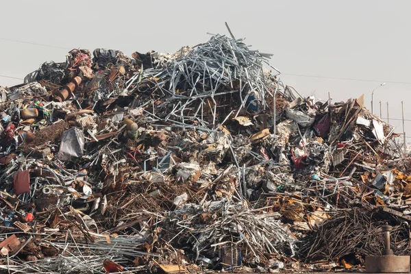 Setumpuk Besi Tua Siap Untuk Didaur Ulang Junkyard — Stok Foto