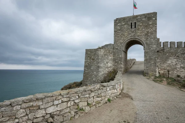 Tor der alten Festung kaliakra auf einem Kap kaliakra. Nord-Ost-Bulgarien, Kavarna, Schwarzes Meer — Stockfoto