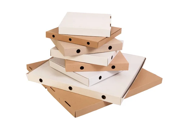 Farklı boyut ve renk pizza kutuları, izole. Pizza kutuları uzun bir yığın — Stok fotoğraf