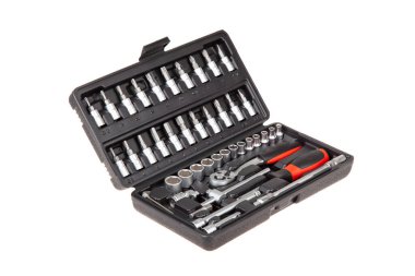 Makine onarımı için araç ayarlandı, beyazda izole edildi. Araç araç kutusu