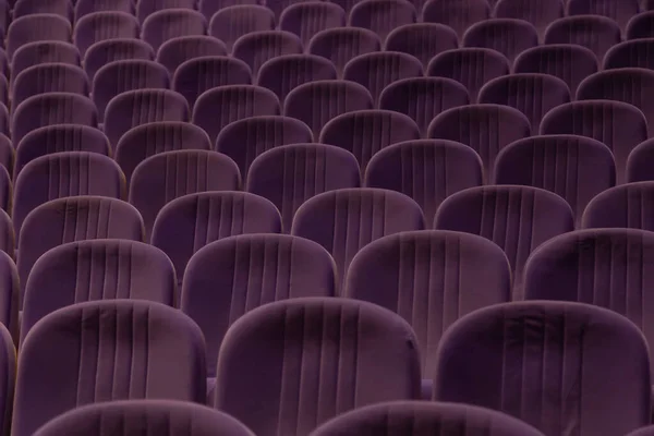 Puste miejsca w kinie lub teatrze, widok z przodu — Zdjęcie stockowe