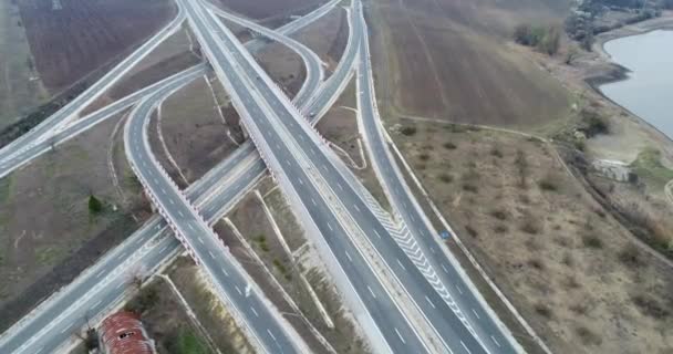 Légi Drónrepülés Autópálya Felüljáró Felett Útkereszteződés Közlekedés Infrastruktúra Fejlesztés — Stock videók