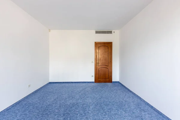 Quarto Vazio Sim Novo Interior Casa Piso Tapete Azul — Fotografia de Stock