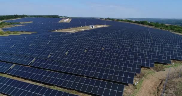 Letecké Záběry Fotovoltaické Solární Farmy Sluneční Elektrárna Výšky Ekologická Obnovitelná — Stock video