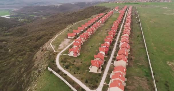 Αεροφωτογραφία Του Χωριού Προαστιακά Σπίτια Bird Μάτια Άποψη Του Σπιτιού — Αρχείο Βίντεο