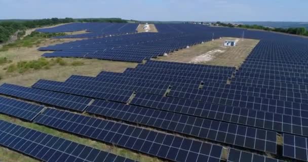 Letecké Záběry Fotovoltaické Solární Farmy Sluneční Elektrárna Výšky Ekologická Obnovitelná — Stock video