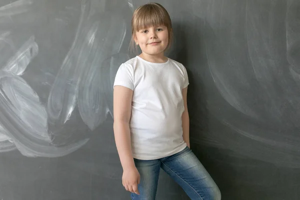 Cute little girl in white t-shirt. Mock-up. — Stock Photo, Image
