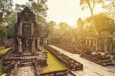 Siem Reap - 03 Ocak 2015: Angkor karmaşık üzerinde 03 Ocak 2015 yılında Siem Reap, Kamboçya Preah Khan tapınakta tarihi kalıntıları.