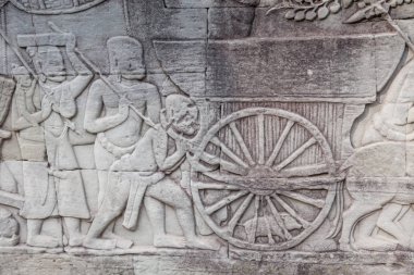 Siem Reap - 04 Ocak 2015: Tarihi kalıntıları ile süslü taş oymalar Bayon Tapınağı Angkor karmaşık üzerinde 04 Ocak 2015 Siem Reap, Kamboçya'da.