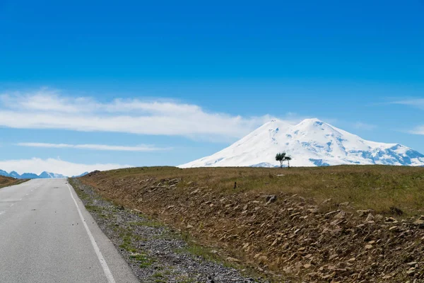 Vista Deslumbrante Paisagem Monte Elbrus Montanha Mais Alta Europa Montanhas — Fotografia de Stock