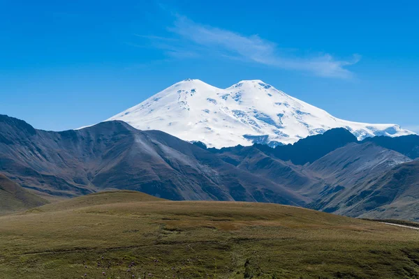 Hermosa Vista Panorámica Del Monte Elbrus Montaña Más Alta Europa —  Fotos de Stock