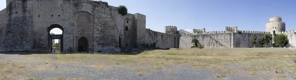 Yedikule Istanbul'da bir Bizans Kalesi hapishanesinin Panorama görünüm. Yer Türkiye