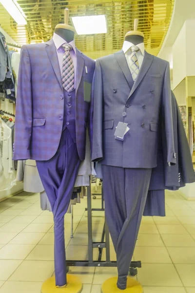 Trajes Para Hombre Corbatas Colores Estante Tienda — Foto de Stock