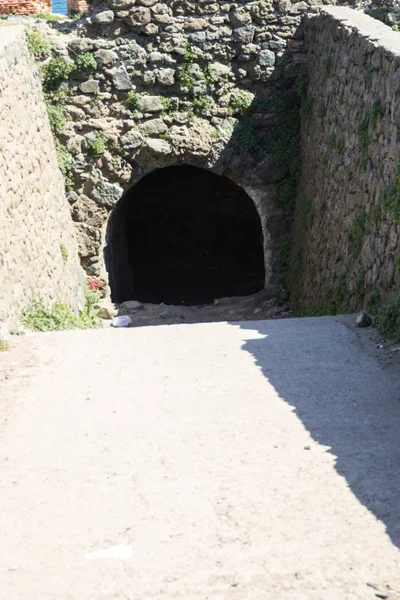 Entrada Antigua Fortaleza Subterránea Está Forrado Piedra Ubicación Garipche Pueblo — Foto de Stock