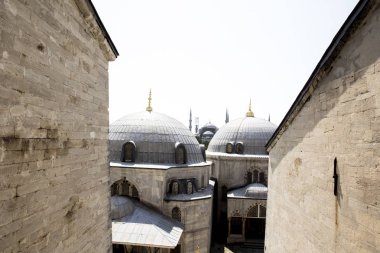 Istanbul St. Sophia Katedrali penceresinden görünümü. Uzakta sen-ebilmek görmek Sultan Ahmet Camii.