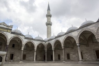 Istanbul'daki Süleymaniye Camii alanı. Ortaçağ ünlü mimar Mimar Sinan İnşaat