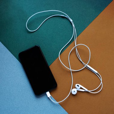 kulaklık telefon tiz nota anahtarı bir şekil geliştirdik
