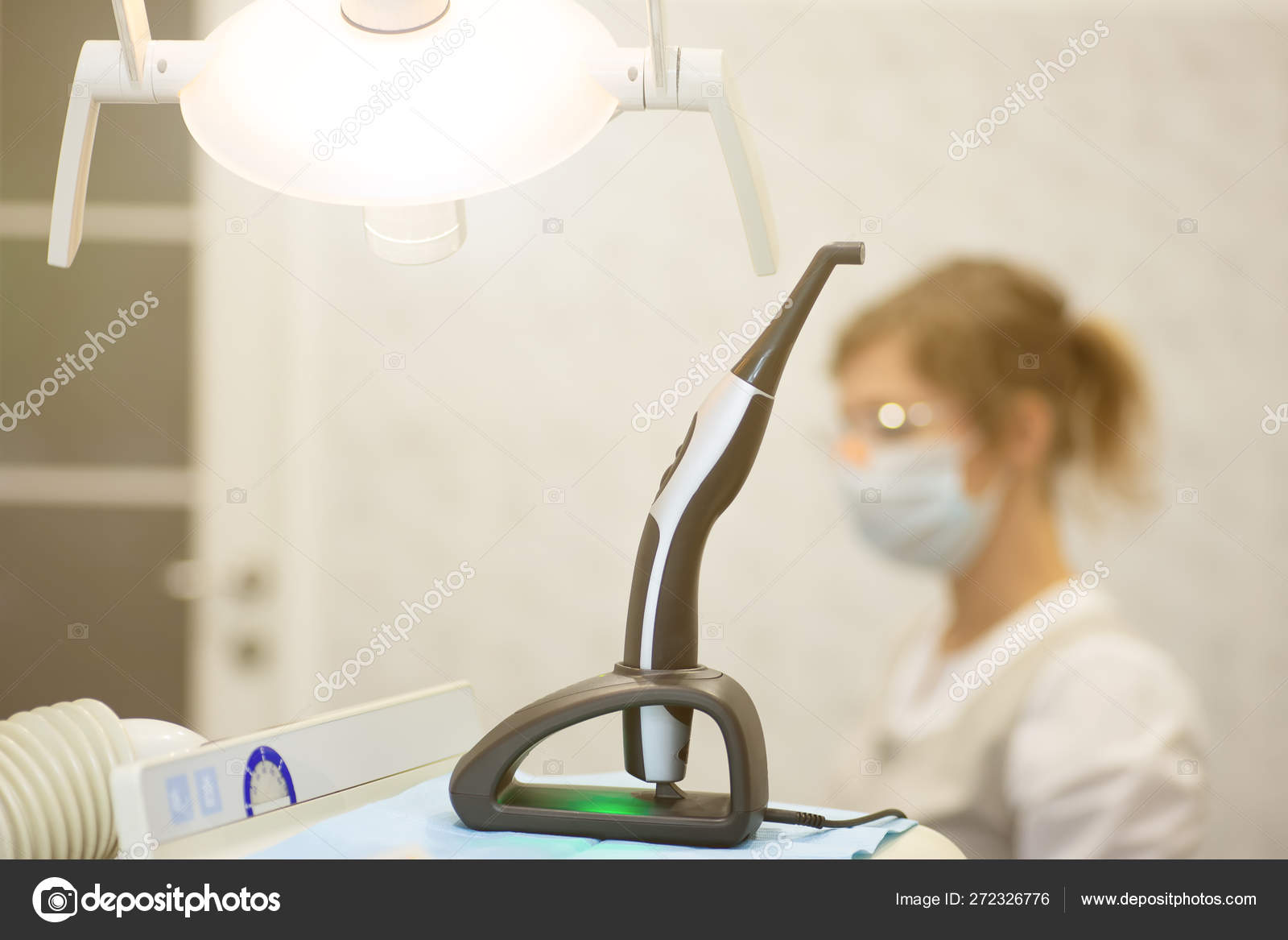 A modern photopolymerization lamp for light fillings in the dental