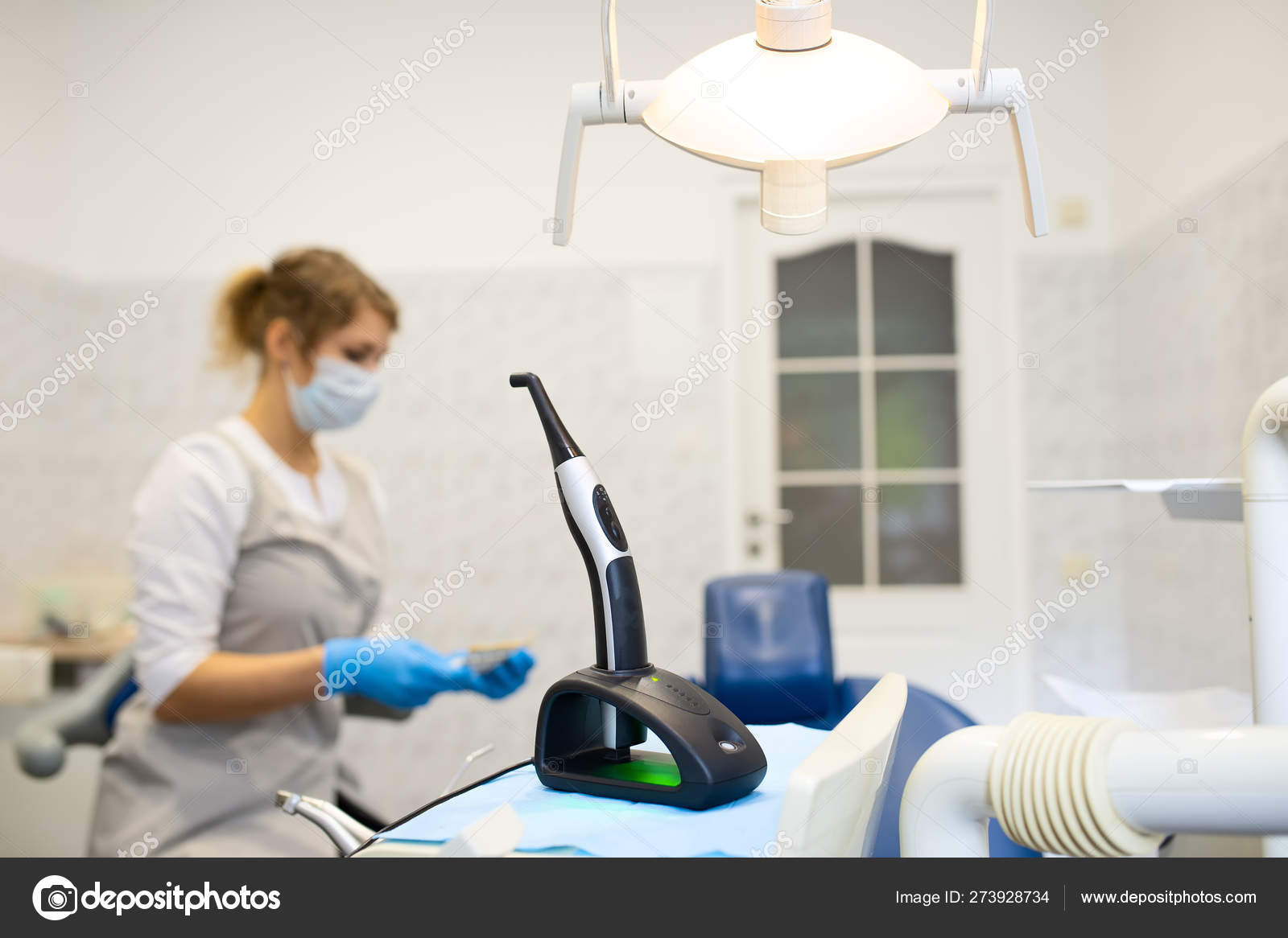 A modern photopolymerization lamp for light fillings in the dental