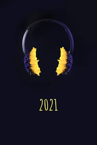 Навушники Соняшниками Висять Повітрі Чорному Тлі Концепція Кольору 2021 Року — стокове фото