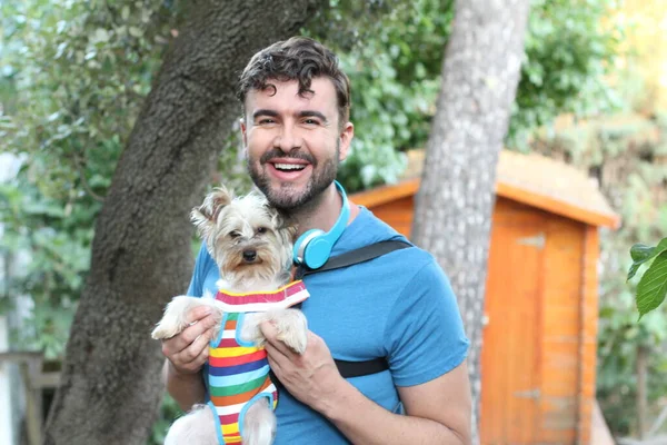 Close Retrato Belo Jovem Com Filhote Cachorro Bonito Rua — Fotografia de Stock