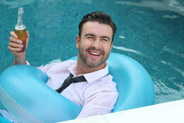 Retrato Cerca Del Joven Guapo Camisa Blanca Con Corbata Sosteniendo — Foto de Stock