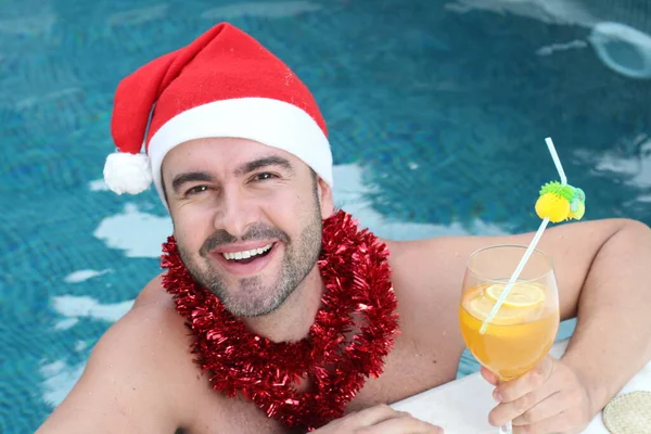 Close Retrato Belo Jovem Santa Chapéu Relaxante Piscina — Fotografia de Stock