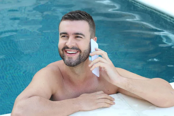 Nahaufnahme Porträt Eines Hübschen Jungen Mannes Schwimmbad Der Die Kamera — Stockfoto